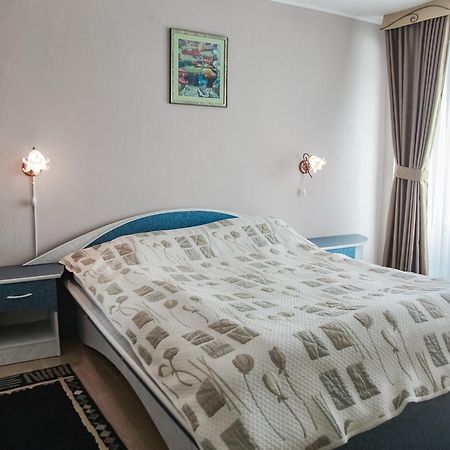 Sary Arka Hotel Pavlodar Esterno foto
