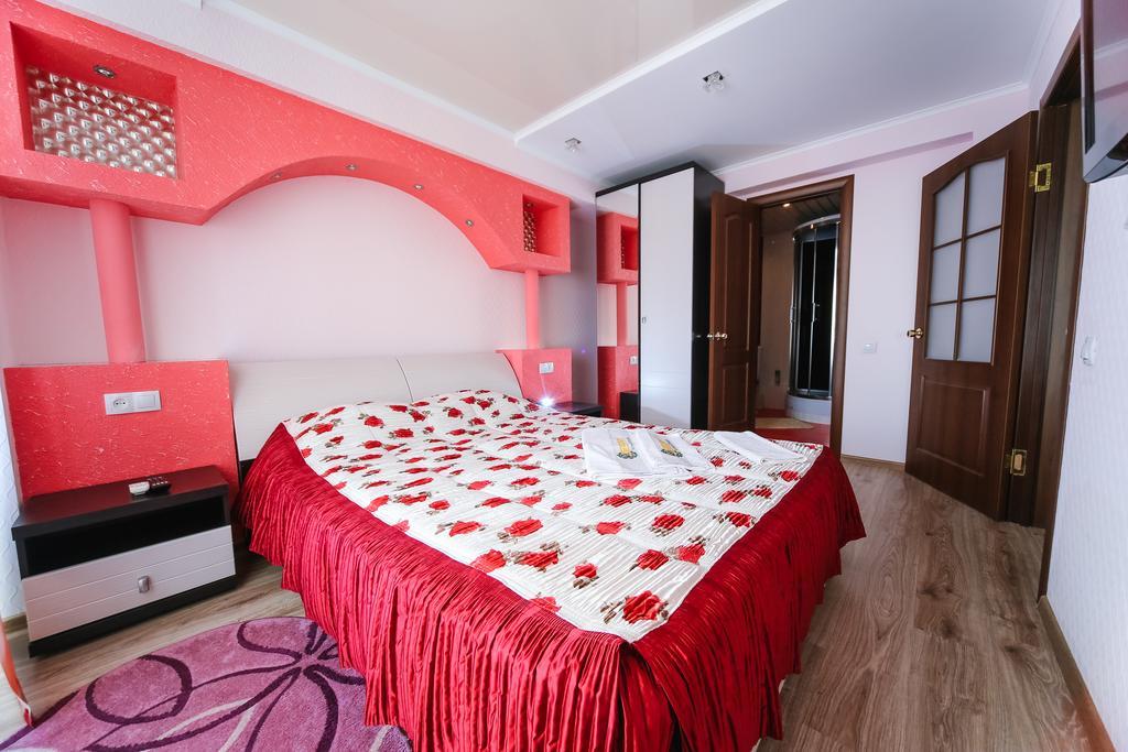Sary Arka Hotel Pavlodar Esterno foto