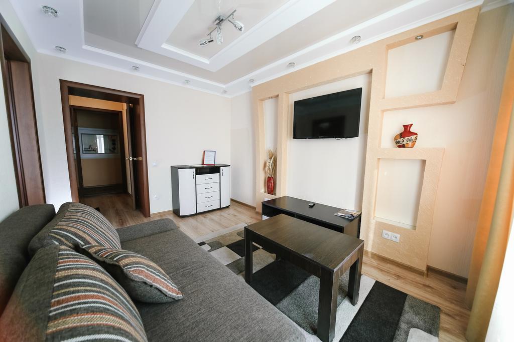 Sary Arka Hotel Pavlodar Esterno foto