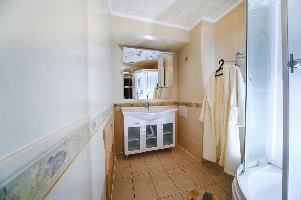 Sary Arka Hotel Pavlodar Esterno foto