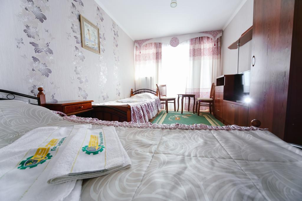 Sary Arka Hotel Pavlodar Esterno foto