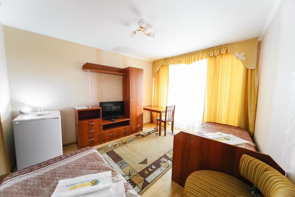 Sary Arka Hotel Pavlodar Esterno foto