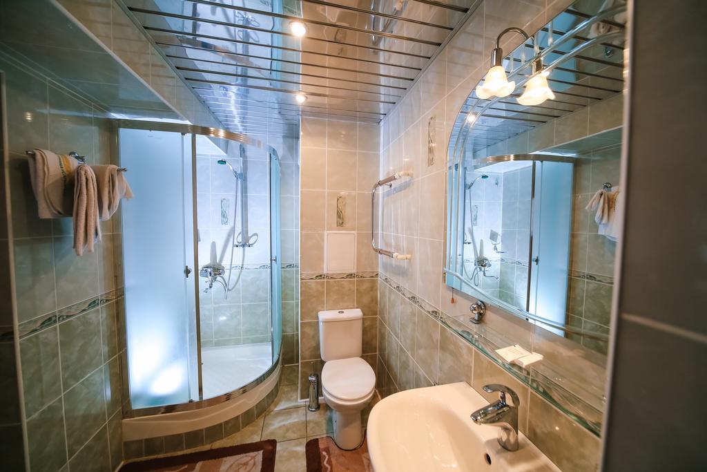 Sary Arka Hotel Pavlodar Esterno foto