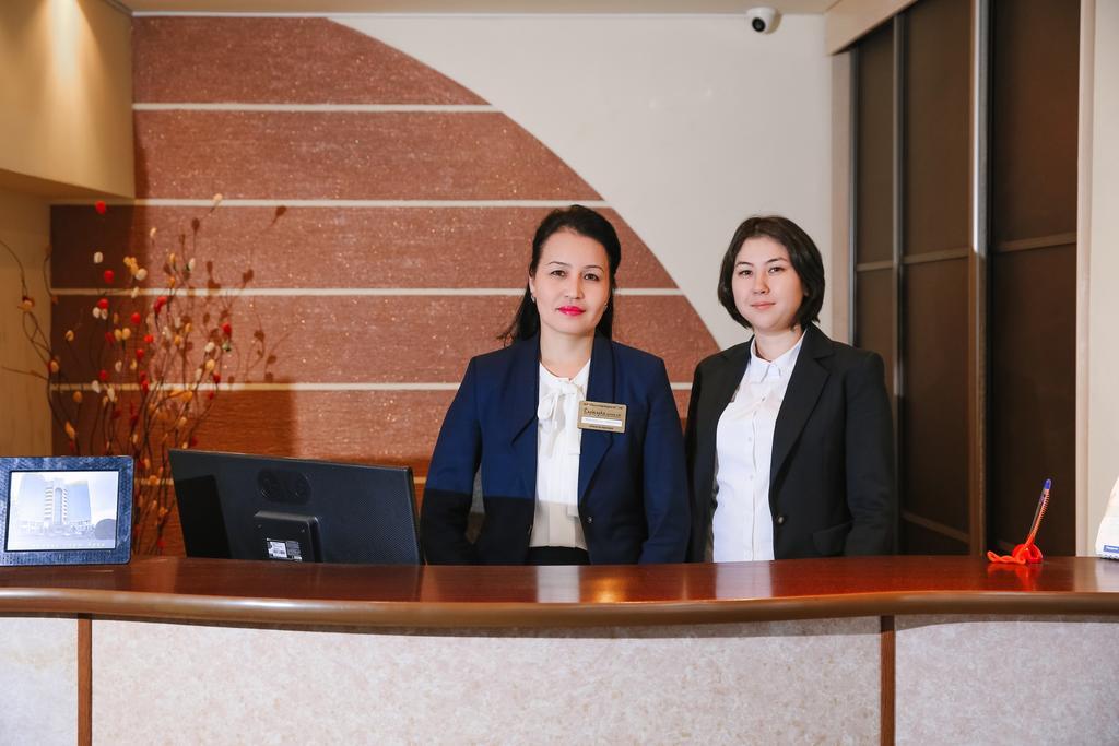 Sary Arka Hotel Pavlodar Esterno foto