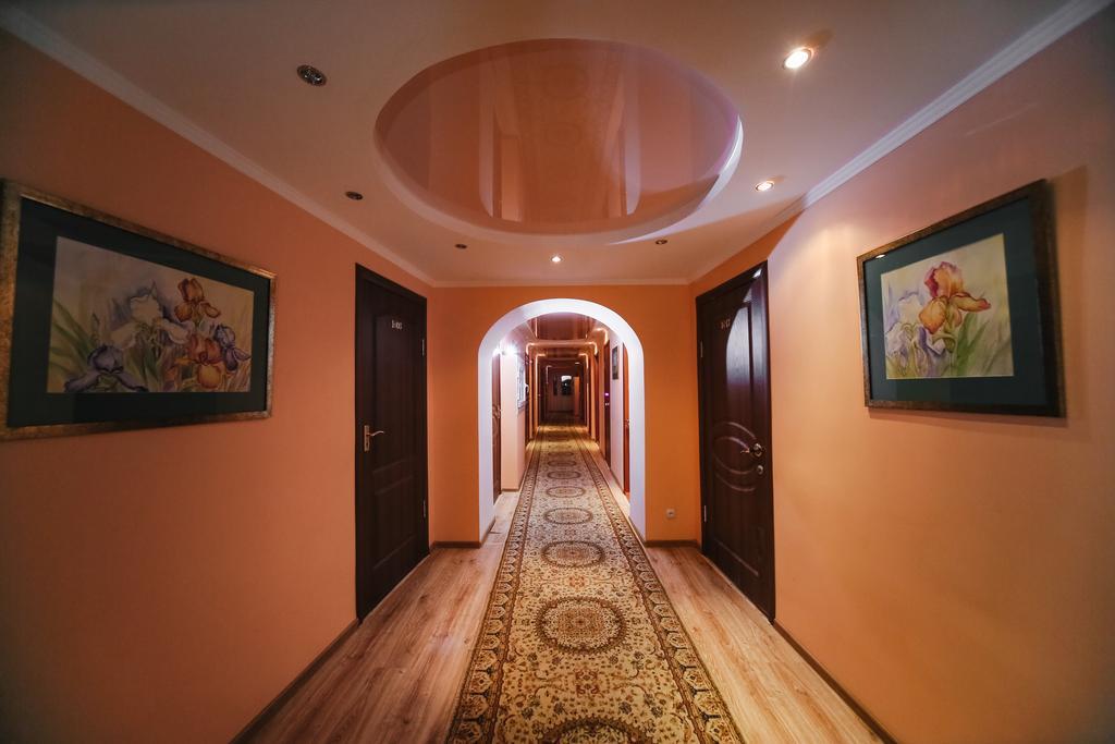 Sary Arka Hotel Pavlodar Esterno foto