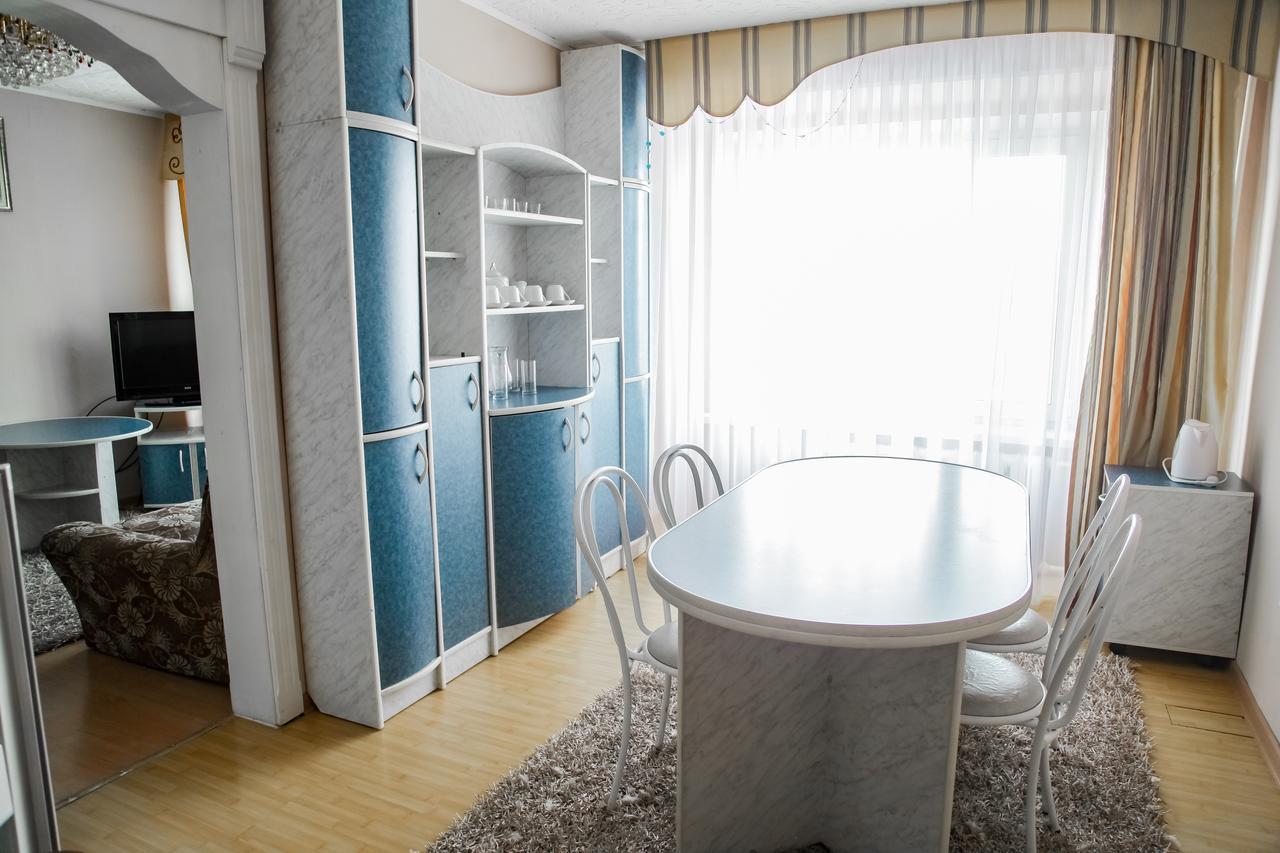 Sary Arka Hotel Pavlodar Esterno foto